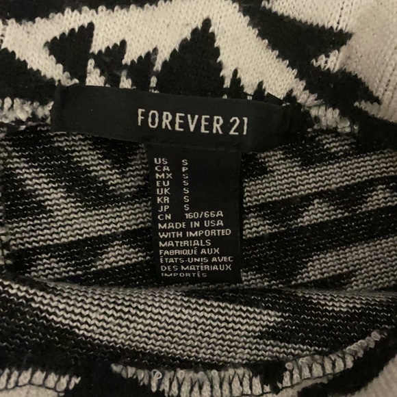 High Rise Knit Shorts - Picture 3 of 3